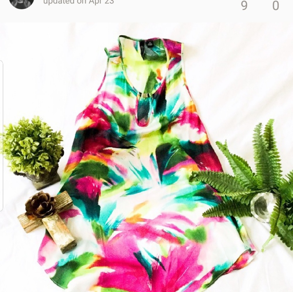 Super cute long floral top  No imperfections